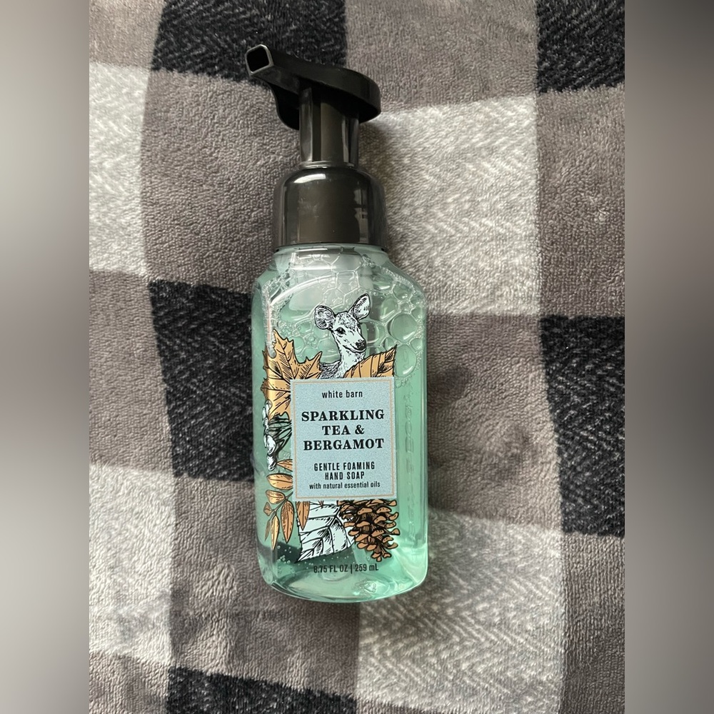 Bath & Body Works Sparkling Tea & Bergamot Foaming Hand Soap